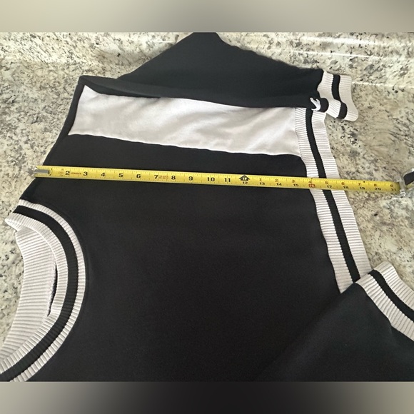Hollister Black White Colorblock Cropped Sweater Knit Size M - Picture 10 of 11
